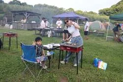 「巨大スクリーン野外映画×手ぶらキャンプ×無料温泉も！和歌山でアウトドアイベント」の写真