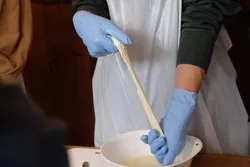 自分だけのチーズが作れる！　さけるチーズづくり体験