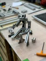 ワークショップ「ロボット組み立て体験」