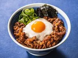 韓丼「月見とろろカルビ丼」
