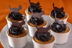 【ディナー限定】黒猫カップケーキ