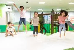 「子供1人につき大人1人無料！　バンダイナムコの屋内あそび場12ブランドで初の感謝祭」の写真