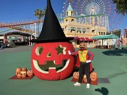 「グリーンランド全園ハロウィン一色！巨大かぼちゃで撮影＆限定メニュー」の写真