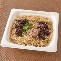 ファミリーマート「味千拉麺監修 大盛 焼ラーメン（マー油仕立て）」