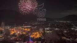 2025年「TWICE LOVELYSドローン＆花火ショー」の様子
