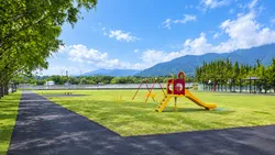 10月4日にオープンする芝生広場