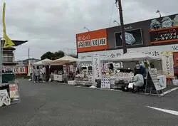 「クレーンゲームのついでに立ち寄れる！　親子で「命」を考える保護犬・保護猫マルシェ」の写真
