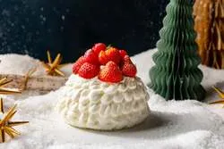 ストリングスホテル東京インターコンチネンタル「スパークリングスノー ショートケーキ」