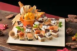 ハロウィンミニケーキの盛り合わせ
