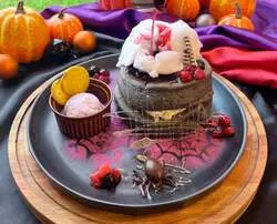 「ハロウィーンぱんケーキ〜蜘蛛が仕掛ける甘い蜜〜」（イメージ・1,800円）