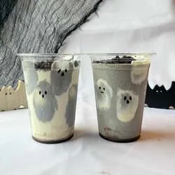 「Myおばけの黒ゴマラテ、ミルクラテ」（イメージ・850円）