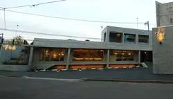 監修店・すみれ本店の外観