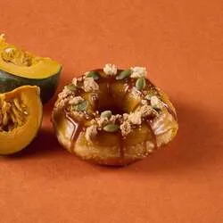 koe donuts「カラメルスパイダー＆パンプキン」