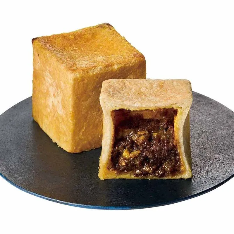 ［神奈川］oimo lab. 焼き芋WAGYUカレーパン 972円