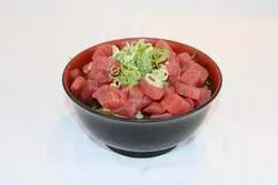 倍盛りまぐろ丼（イメージ）／まぐろ丼1,480円、倍盛りまぐろ丼1,980円（税込）