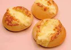 チーズがとろけるアリゴソースパン