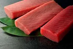 「「まぐろの日」は本まぐろ解体ショー！角上魚類の全23店舗で大トロも特別価格に」の写真