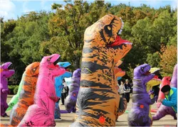 「ティラノの着ぐるみで全力疾走！京都・梅小路公園で親子で楽しむ「ティラノ大運動会」」の写真