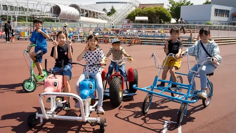 1人〜6人乗りまで、さまざまな「おもしろ自転車」が楽しめます
