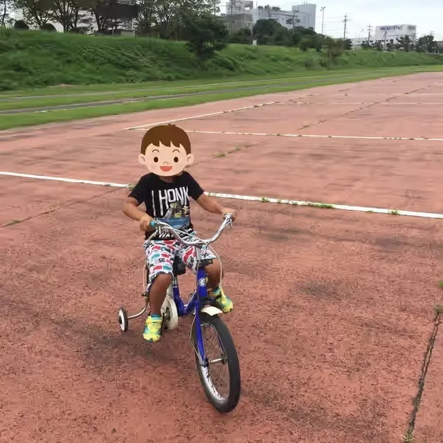 補助輪付きの自転車もあり、練習にもぴったり（ユーザー提供画像）