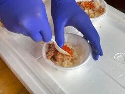 「はらこめし約2,000食を無料でふるまい！　ゆりあげ港朝市50周年で全国の特産市も」の写真
