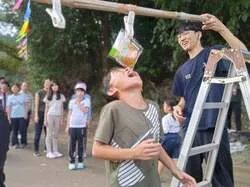 「パン食い競争や綱引きも！　昭和レトロな大運動会が埼玉・ときがわ町の温泉銭湯で開催」の写真