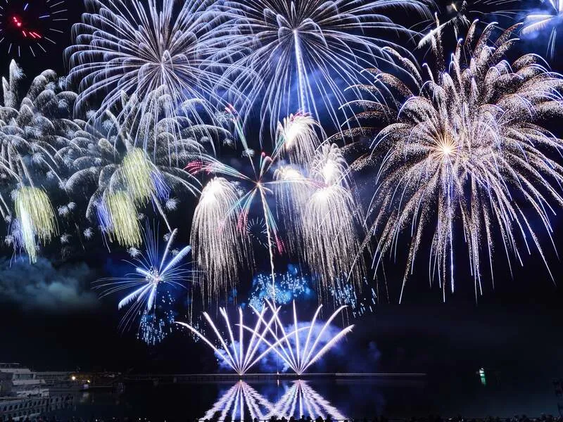 大晦日のカウントダウン花火