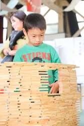 「オセロ名人や木のおもちゃ作家など遊びの達人300人！新宿で「東京おもちゃまつり」」の写真