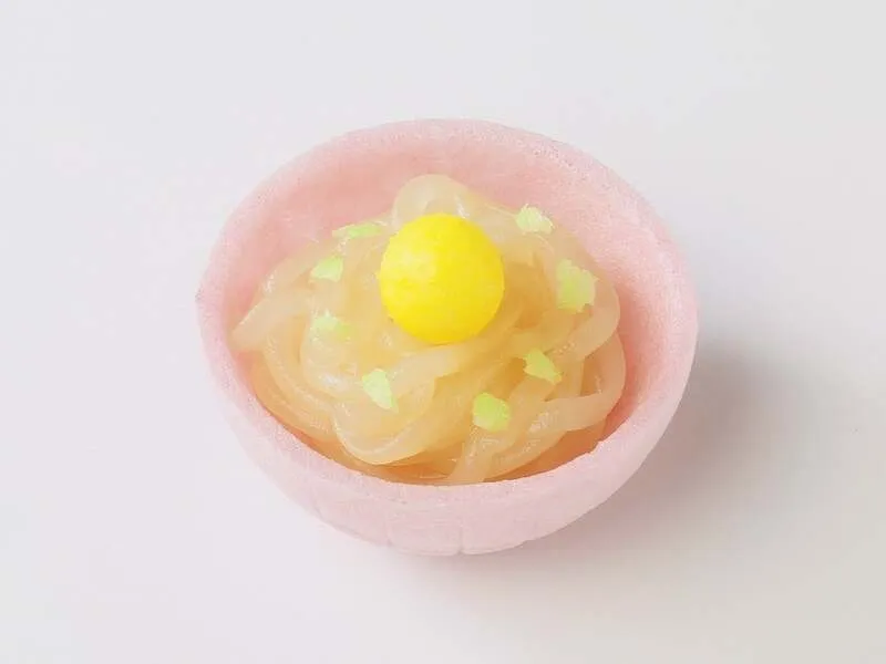 まるで“うどん”な、最中の完成！