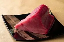 「未就学児500円！目の前でマグロ解体ショーもある年末年始のファミリーブッフェin姫路」の写真