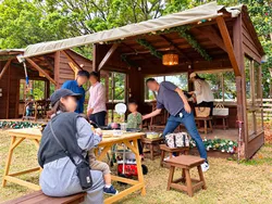 「カレーや豚汁が食べ放題のハロウィン！焚き火や大型キッズスペースも 三重県菰野町で」の写真