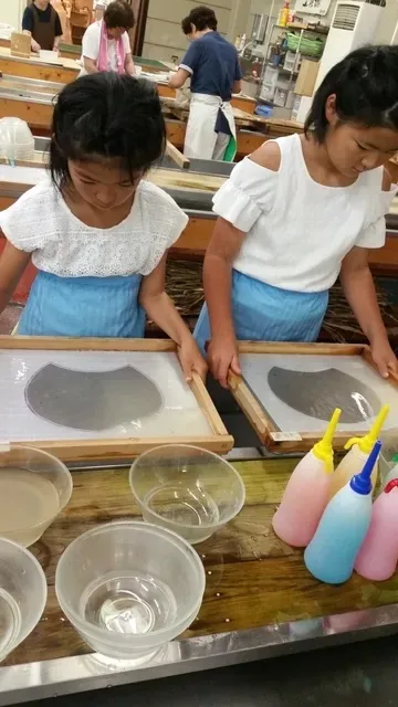小原和紙の伝統にふれられる紙すき体験（画像提供：ユーザー投稿）