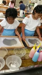 小原和紙の伝統にふれられる紙すき体験（画像提供：ユーザー投稿）