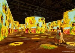 メインホール / Main hall