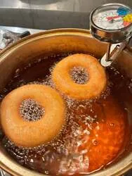 米油で揚がるケーキドーナツ。シンプルが一番難しい。