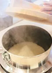 「かまどで炊いたごはん3種が食べ放題！厚切りとんかつ「よし平」が東松山市にオープン」の写真