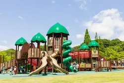 子供たちに人気の大型複合遊具