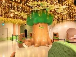 「クリスマス衣装のちいかわたちに会える！池袋「ちいかわパーク」が冬限定の装飾に」の写真