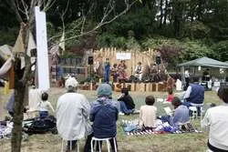 「秋の果樹園に約50店舗が集まるマーケット！町田薬師池公園で「おくまちいち」開催」の写真