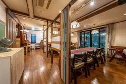 「24時間入れる貸切温泉と炭火BBQ！那須サファリパーク近くに一棟貸し宿がオープン」の写真