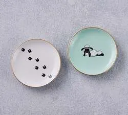 「ひつじのショーンのおせちが国内初登場！食べ終えたあとも使える重箱付きの和洋二段重」の写真