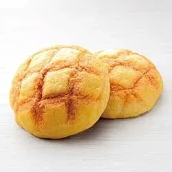 お店で焼いた ふんわりメロンパン（149円）