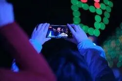 「ドローンショーと花火のコラボも！メリケンパークで入場無料の神戸メリケンクリスマス」の写真
