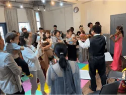 「0歳から安心！泣いてもOKの親子オーケストラが豊田市で　ハロウィン仮装で楽しもう」の写真