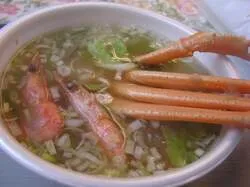 体が温まる「カニ汁」
