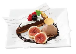 「濃厚チョコ×無花果の秋限定パフェ！和食さと全店にとろけるショコラデザートが登場」の写真