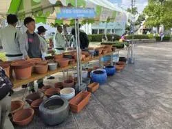 「ごみがエネルギーに!? デロリアン展示や自転車抽選会も楽しめる豊橋市の環境フェスタ」の写真