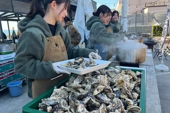 牡蠣の食べ放題（大人6,000円、小学生4,000円）（2026年1月撮影）