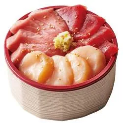 クロマグロ専門工房 鮪斗の戸井産本鮪ホタテ丼（1折）2,499円