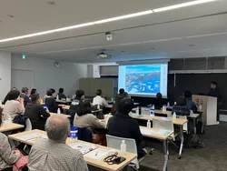 「高さ約8mの巨大壁画と棚田米の試食も！ドローン映像で棚田を学ぶ無料体験が茅場町で」の写真